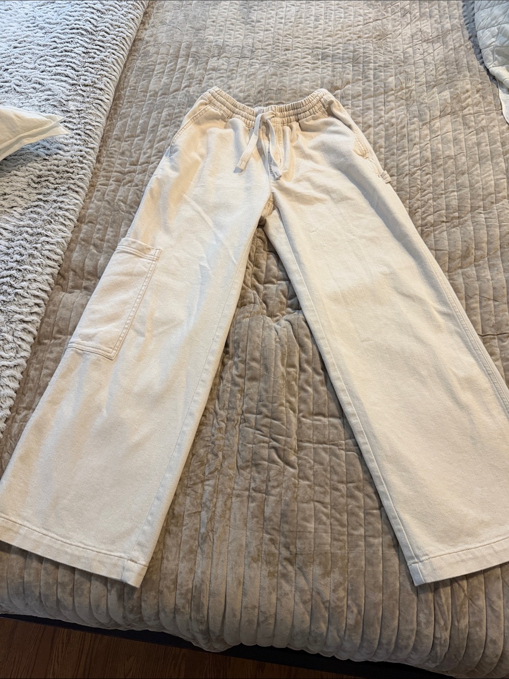 aerie Women’s Cream Wide-Leg Drawstring Cargo Pants- size XS